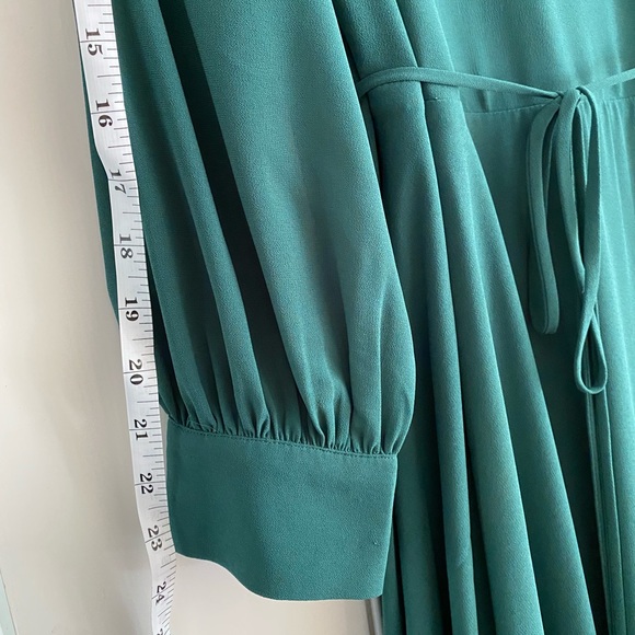 Emerald Green Wrap Dress - Picture 5 of 10